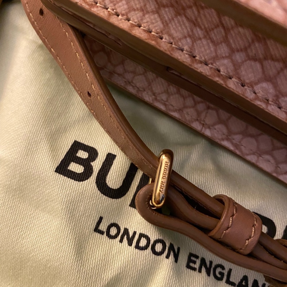 Burberry Jessie Stingray Print Leather Light Sand Gold Shoulder Bag Handbag NW - Picture 10 of 11